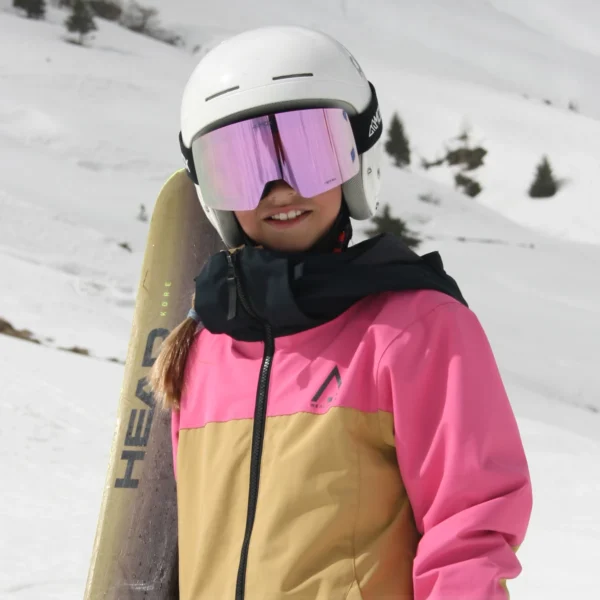 Girl with Steezy Black - Fancy Violet - front view Front view of a girl with a Steezy Black - Fancy Violet