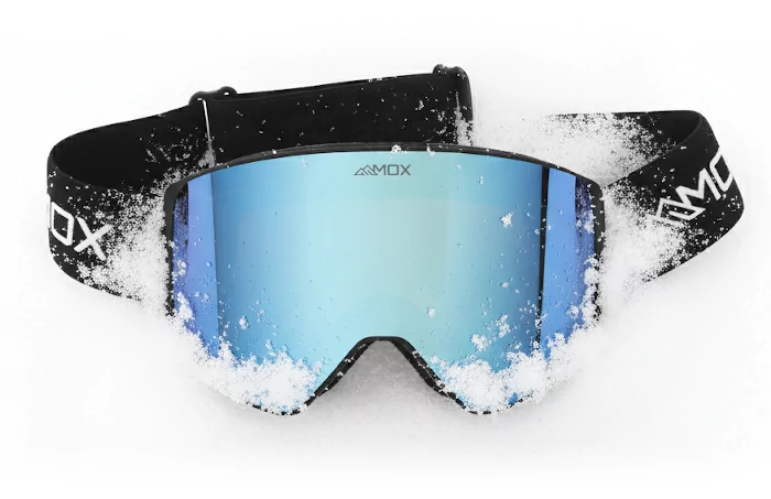 MOX Infinity II-skibril in de sneeuw